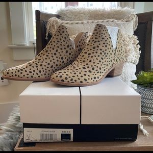 Dolce Vita Kaila Leopard Suede Bootie 8.5M